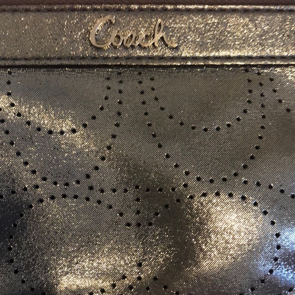 Coach wristlet - Picture 3 of 4